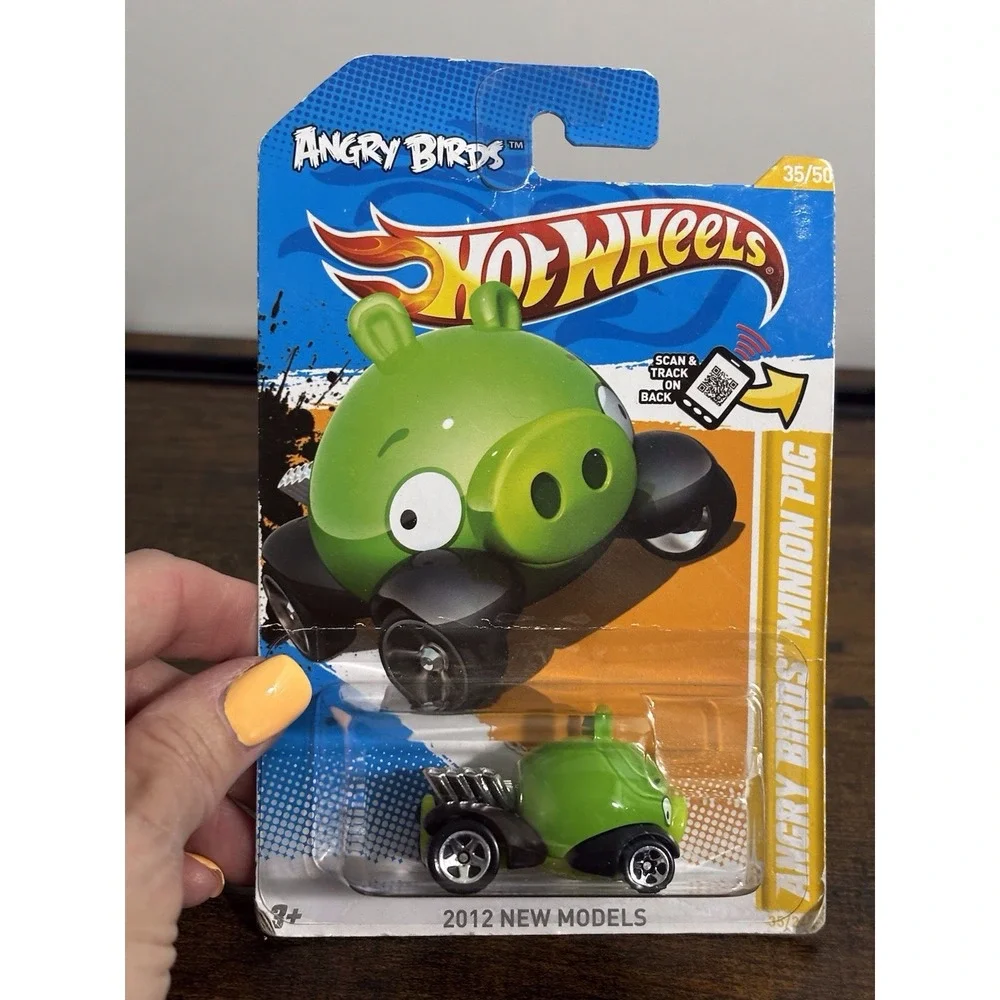 Hot‎ Wheels Angry Birds Minion Pig 2012 New Models Green 5SPs